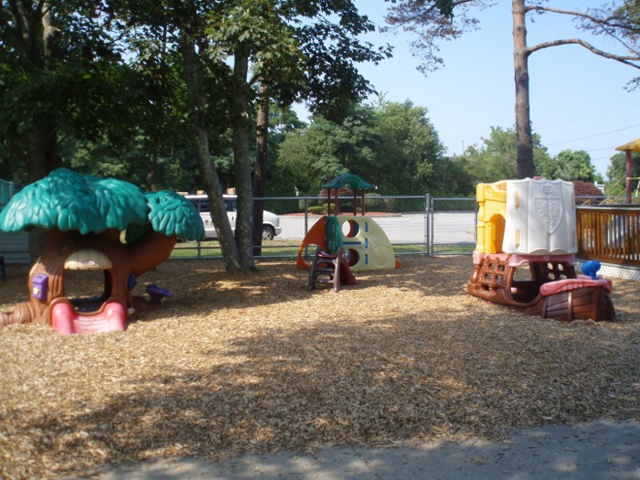 Dartmouth Daycare and Child Care Little People's College